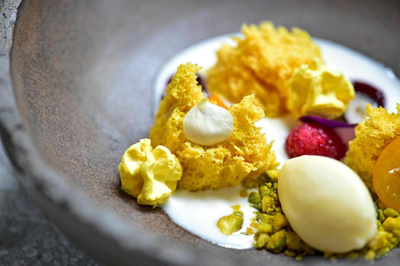 Porto Palacio Hotel By The Editory Екстериор снимка Ingredients for an omelette