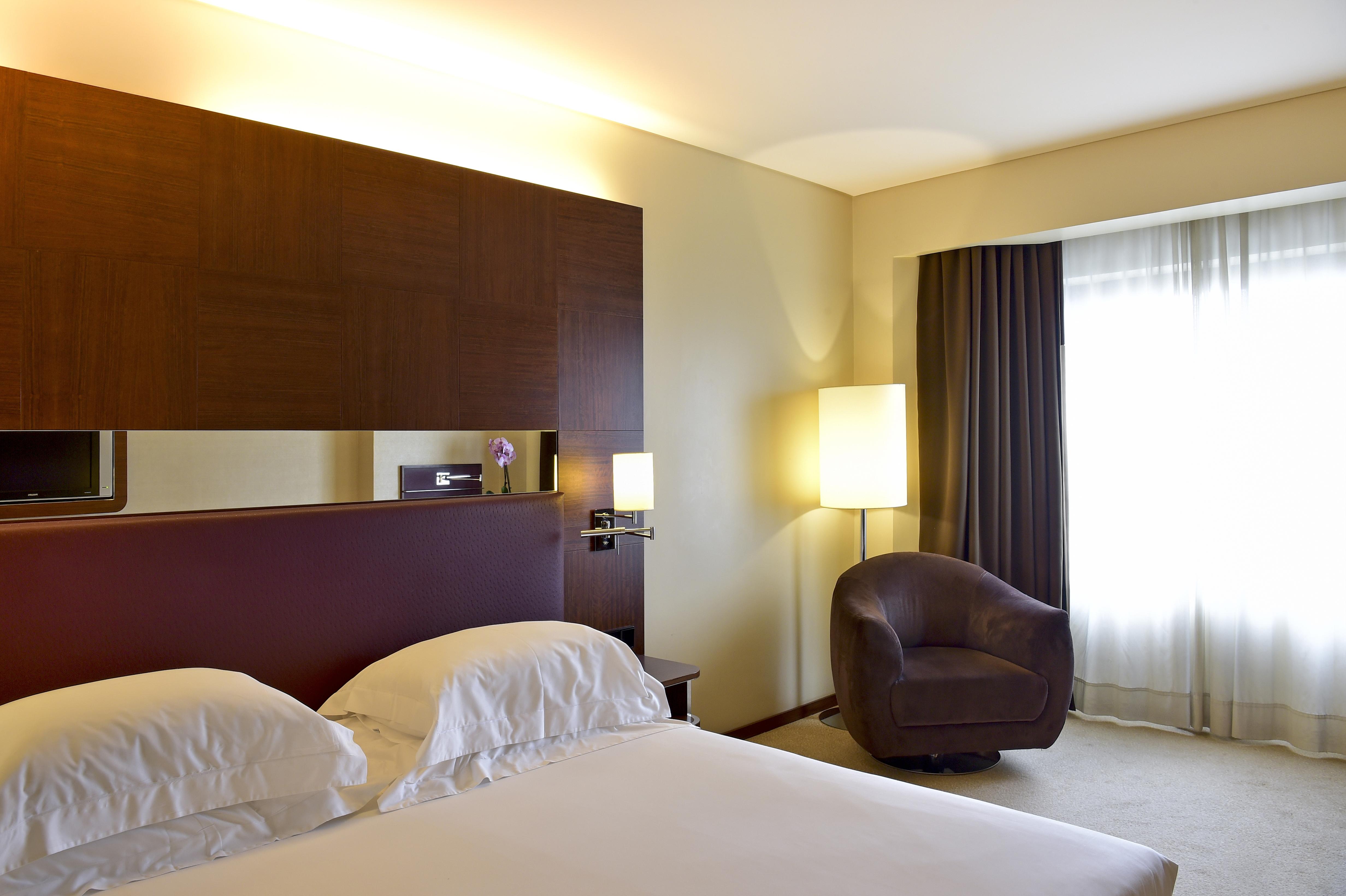 Porto Palacio Hotel By The Editory Екстериор снимка A room at the hotel