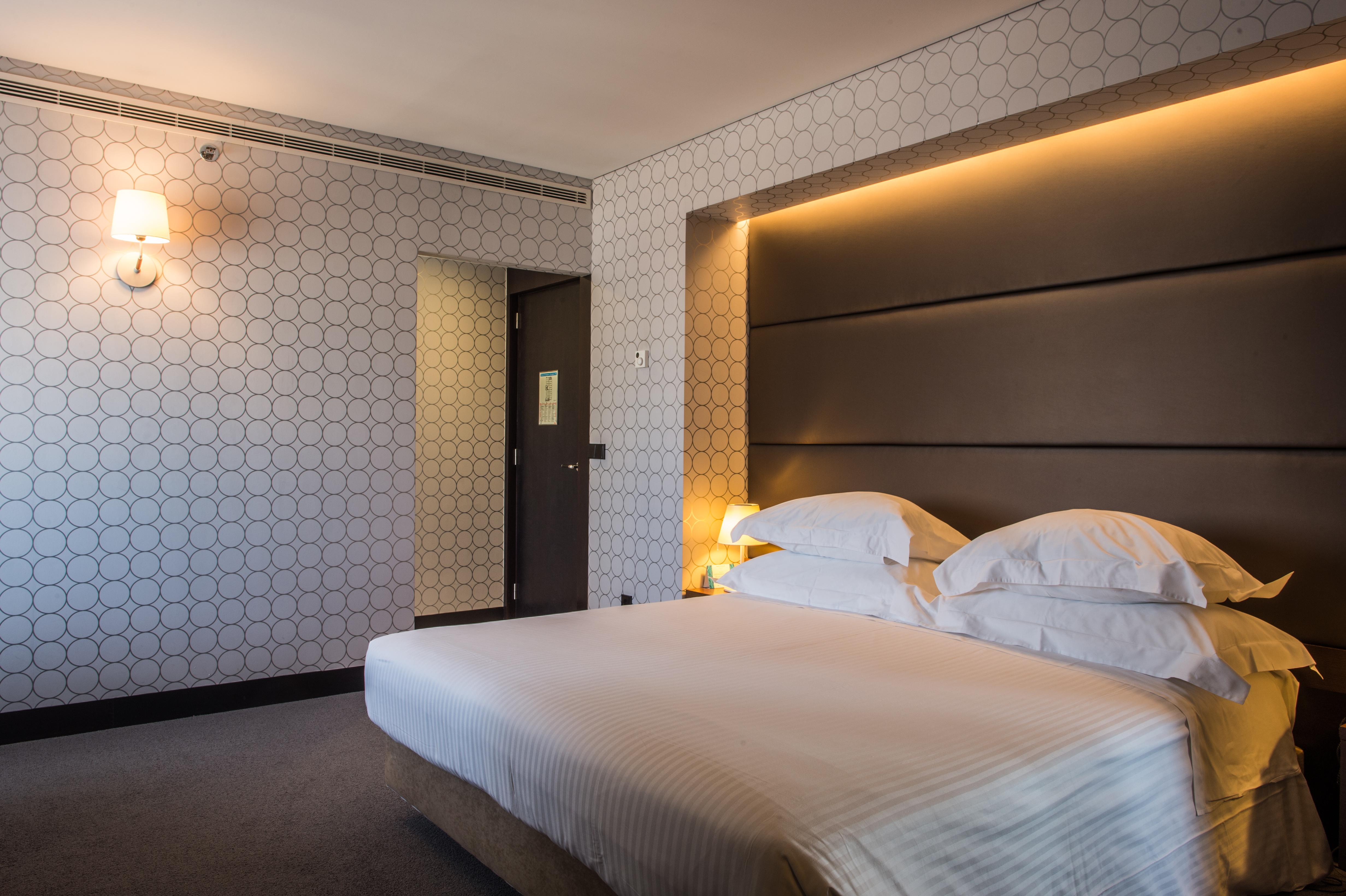 Porto Palacio Hotel By The Editory Екстериор снимка A room at the hotel